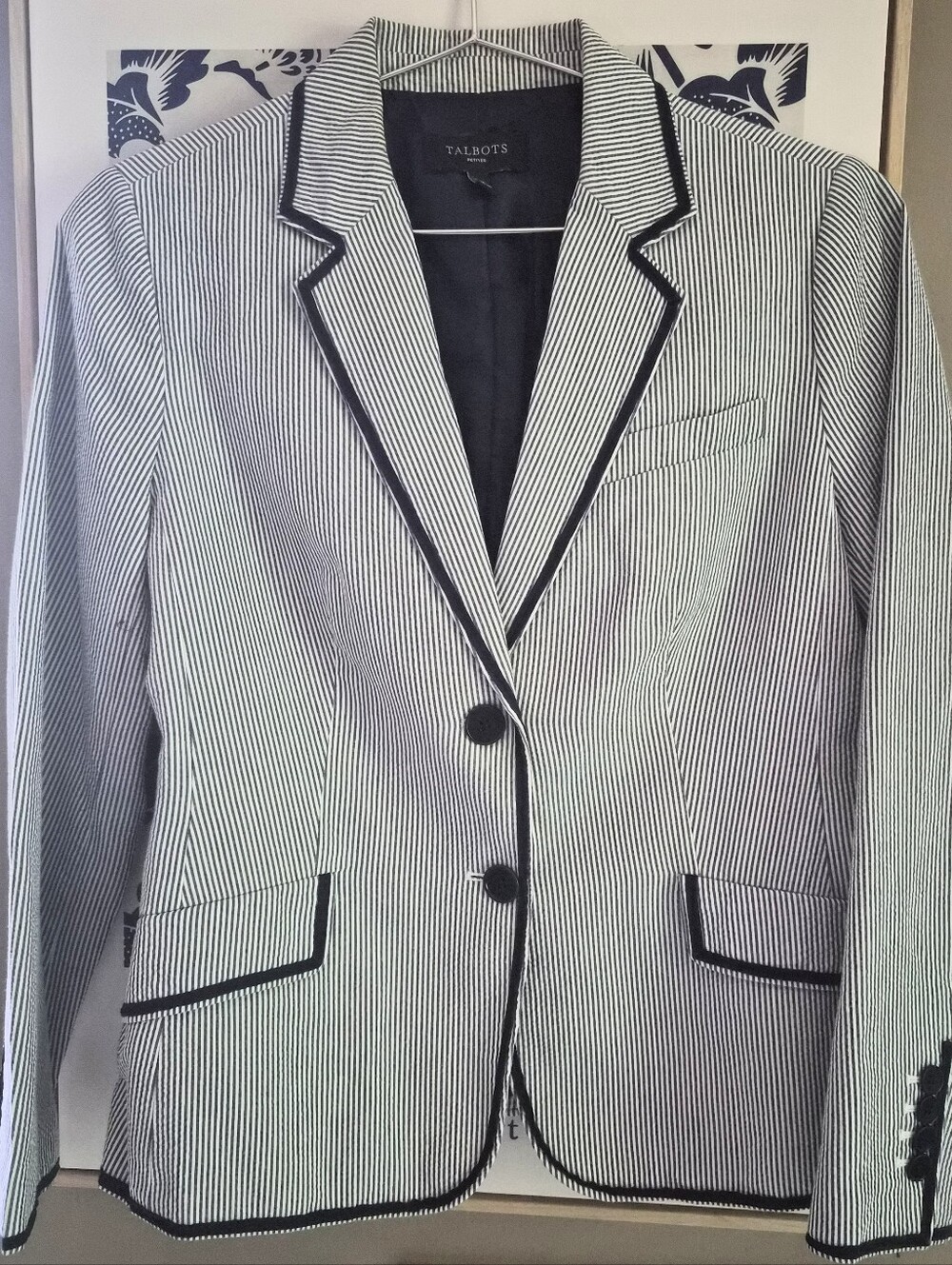 TALBOTS Blue and White Pinstripe Seersucker Blazer with Contrast Piping - 12P